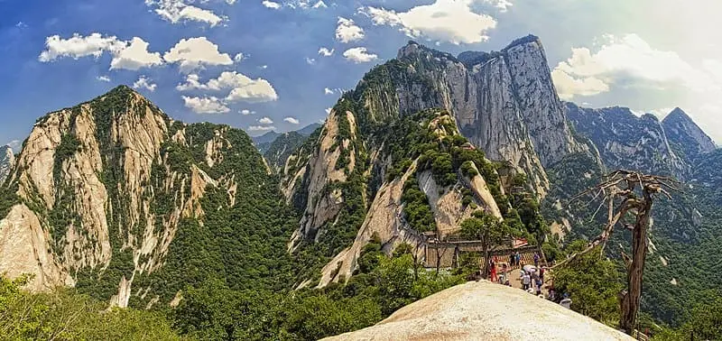 Chinh phục Hoa Sơn, cung đường leo núi nguy hiểm nhất thế giới 2
