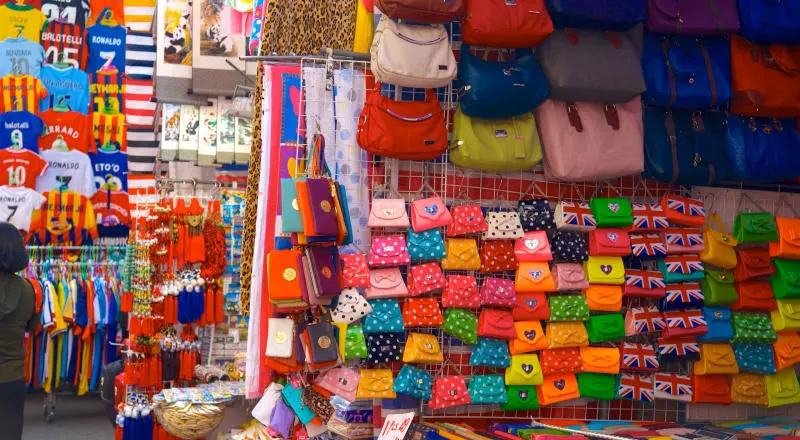 Chợ Qu&yacute; B&agrave; Mongkok: Thi&ecirc;n đường mua sắm nổi tiếng tại Hong Kong 4