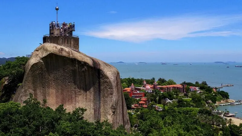 C&oacute; một Cổ L&atilde;ng Tự y&ecirc;n b&igrave;nh nơi khơi xa Hạ M&ocirc;n 3