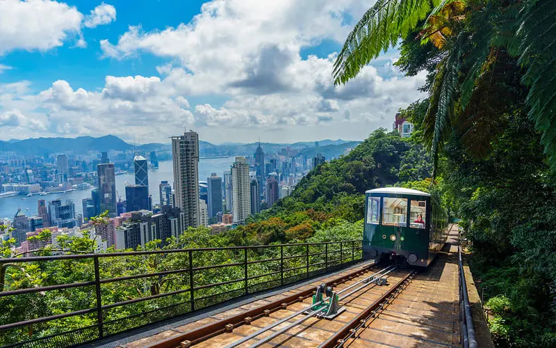 C&ugrave;ng xe điện Peak Tram chinh phục du lịch Hong Kong 5