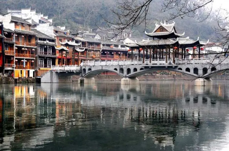 Dòng sông Đà Giang thơ mộng, bình yên giữa lòng Phượng Hoàng cổ trấn 5