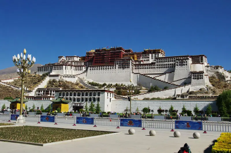 Du lịch T&acirc;y Tạng kh&aacute;m ph&aacute; th&aacute;nh địa Lhasa linh thi&ecirc;ng 13