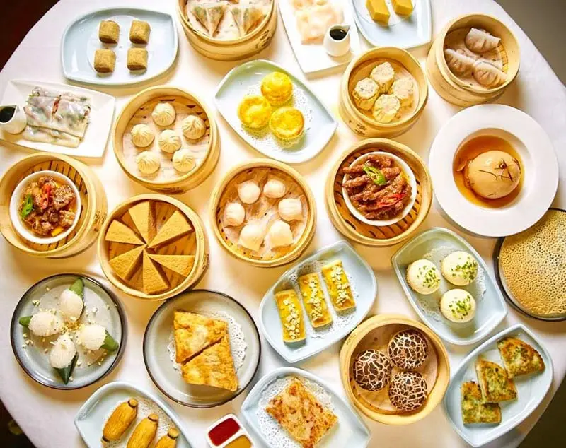 Kh&aacute;m ph&aacute; th&agrave;nh phố Tuyền Ch&acirc;u với vẻ đẹp lịch sử v&agrave; văn h&oacute;a 10