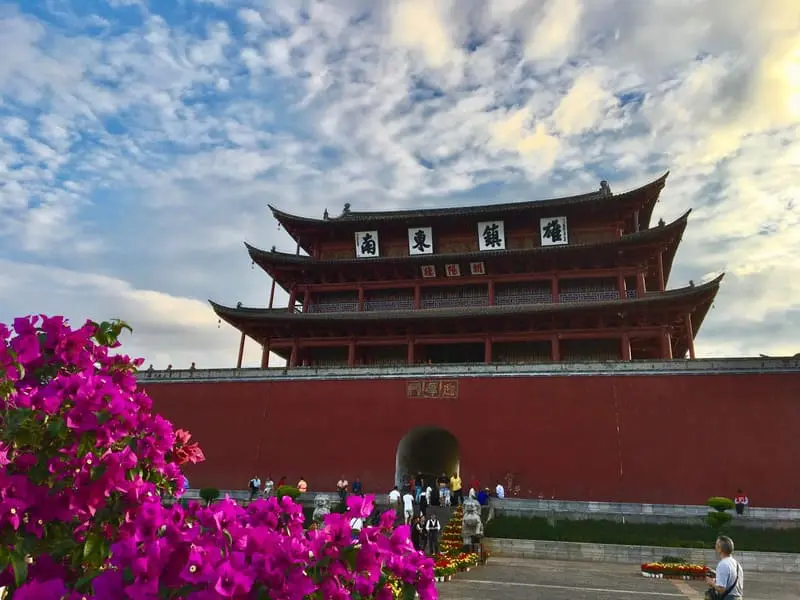 Kiến Thuỷ Trung Quốc th&agrave;nh phố của những ng&ocirc;i nh&agrave; cổ xưa 6