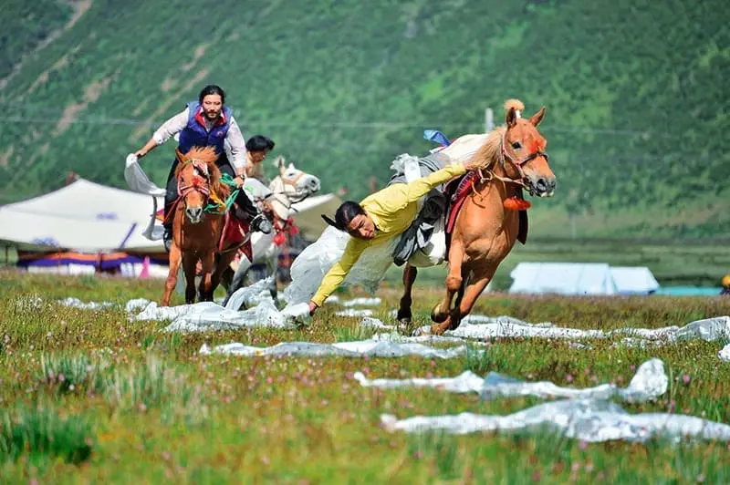 L&agrave;ng Hemu T&acirc;n Cương v&ugrave;ng đất ri&ecirc;ng của c&aacute;c vị thần tại Trung Quốc 10