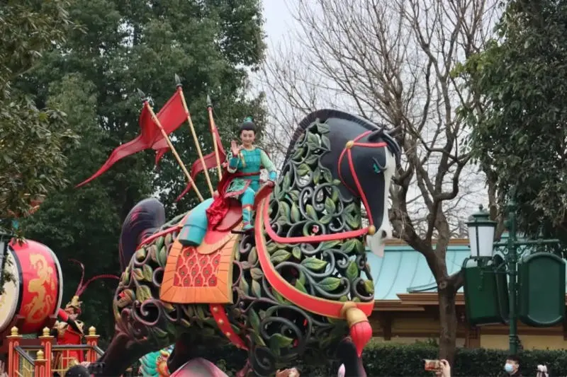 Thi&ecirc;n đường giải tr&iacute; Disneyland Thượng Hải vui qu&ecirc;n lối về 4
