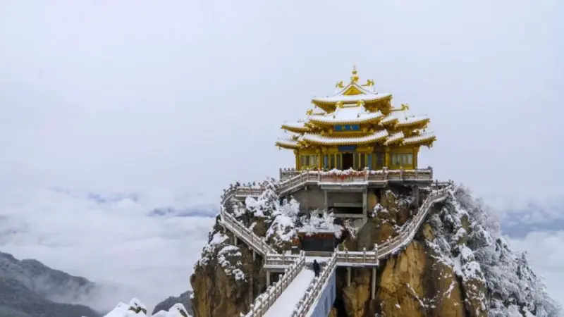 Thi&ecirc;n hạ danh quan n&uacute;i L&atilde;o Qu&acirc;n th&aacute;nh địa của văn h&oacute;a Đạo gi&aacute;o 3