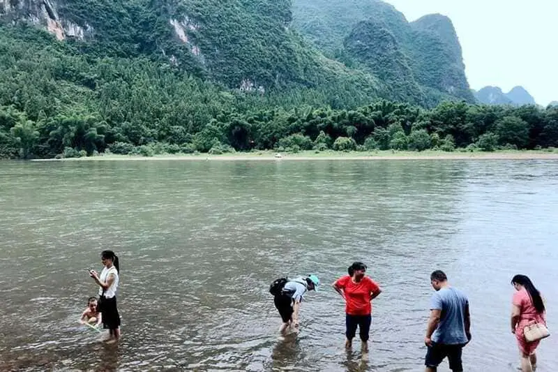 T&igrave;m về d&ograve;ng s&ocirc;ng Lệ Giang uốn m&igrave;nh qua cảnh vật y&ecirc;n b&igrave;nh 8