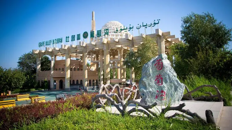Turpan v&ugrave;ng đất lửa n&oacute;ng bức ở T&acirc;n Cương Trung Quốc 13