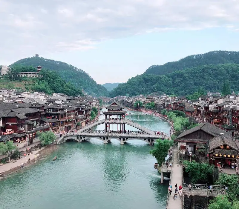 Dòng sông Đà Giang thơ mộng, bình yên giữa lòng Phượng Hoàng cổ trấn