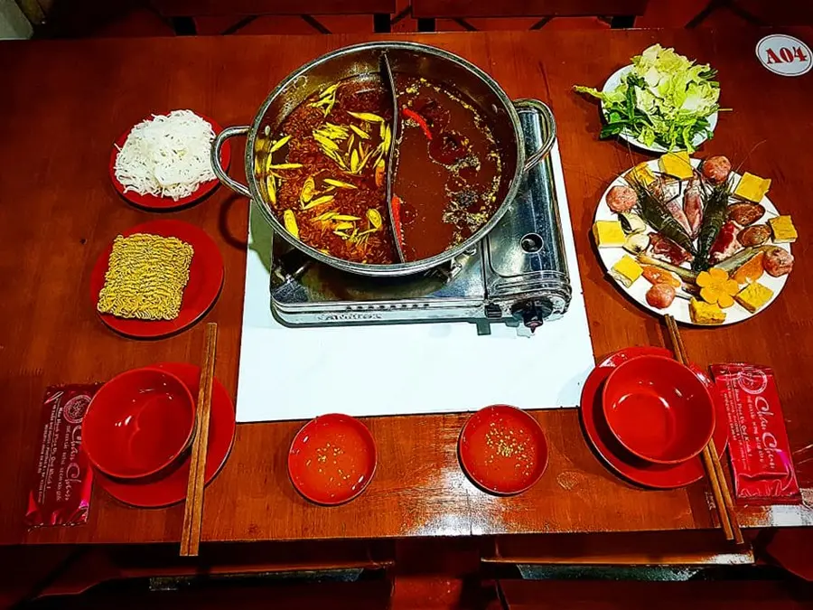 Gh&eacute; Chanchun Thế Giới M&igrave; Cay v&agrave; Lẩu H&agrave;n Quốc ph&aacute; đảo c&aacute;c m&oacute;n ngon 9