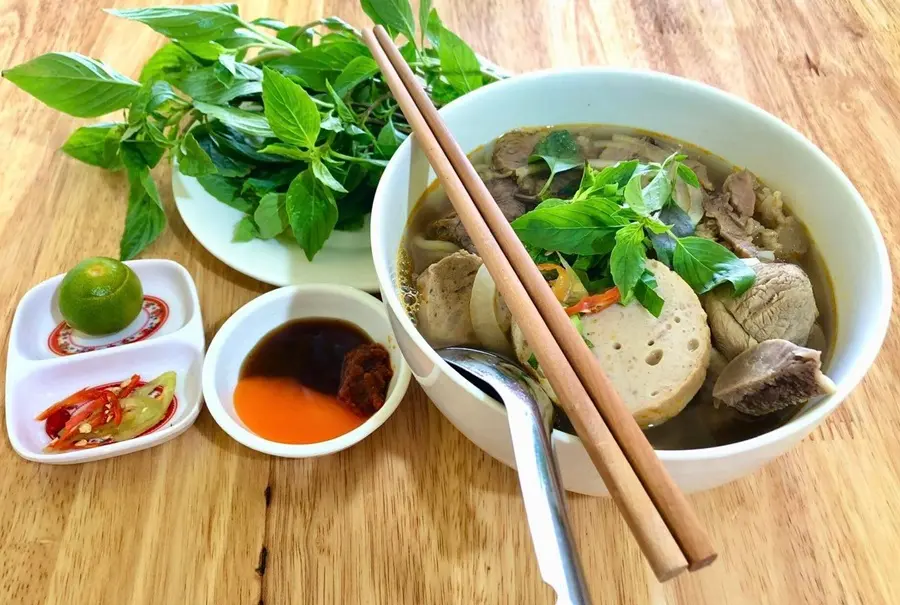 Gh&eacute; Ho&agrave;ng K&yacute; Vĩnh Long, thưởng thức ẩm thực bồi bổ sức khỏe 10