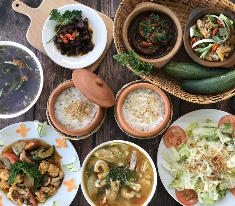 Cơm niêu hoa sữa Vũng Tàu, hương vị khó quên của miền biển