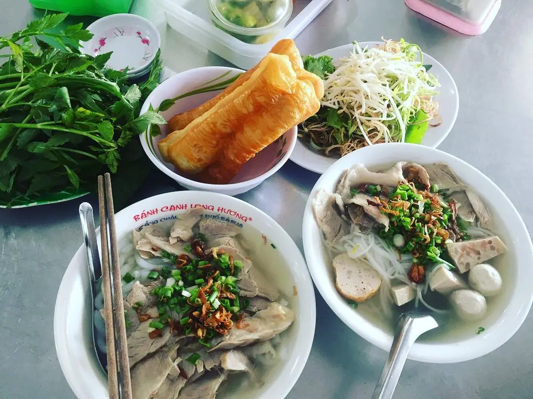B&aacute;nh canh Long Hương - Say m&ecirc; với vị nước l&egrave;o đậm đ&agrave;, ngon hết sẩy 2