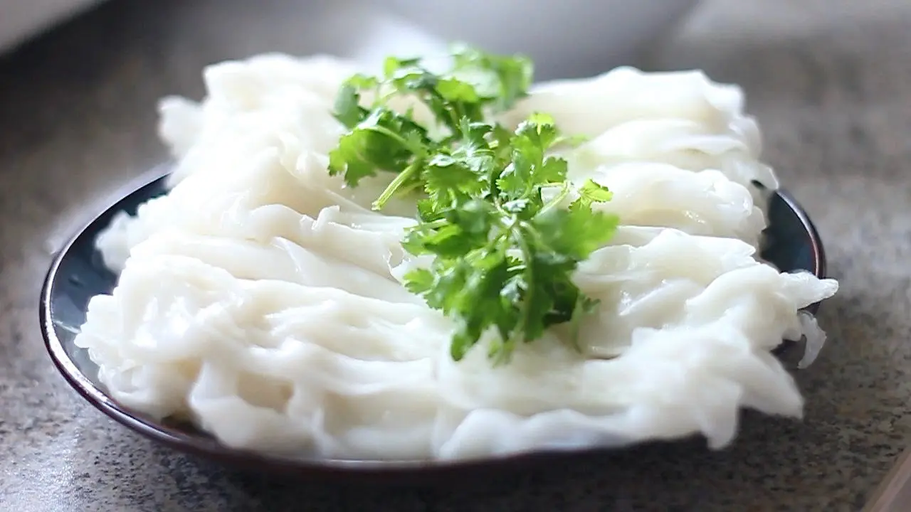 B&aacute;nh ướt l&ograve;ng g&agrave; C&ocirc; Nh&atilde; - Đặc sản th&agrave;nh phố biển Vũng T&agrave;u vạn người m&ecirc; 7