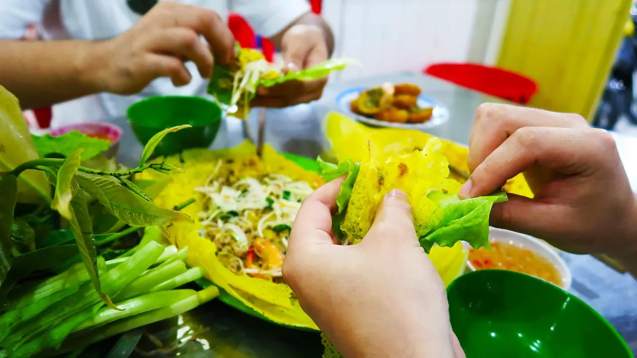 Điểm mặt 7 m&oacute;n ăn kh&ocirc;ng thể thiếu trong thi&ecirc;n đường ẩm thực Vũng T&agrave;u 8