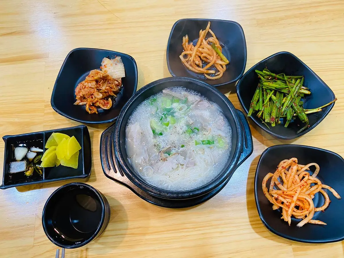Jinguk Restaurant - Nh&agrave; h&agrave;ng chuy&ecirc;n c&aacute;c m&oacute;n H&agrave;n Quốc với thực đơn đa dạng 2