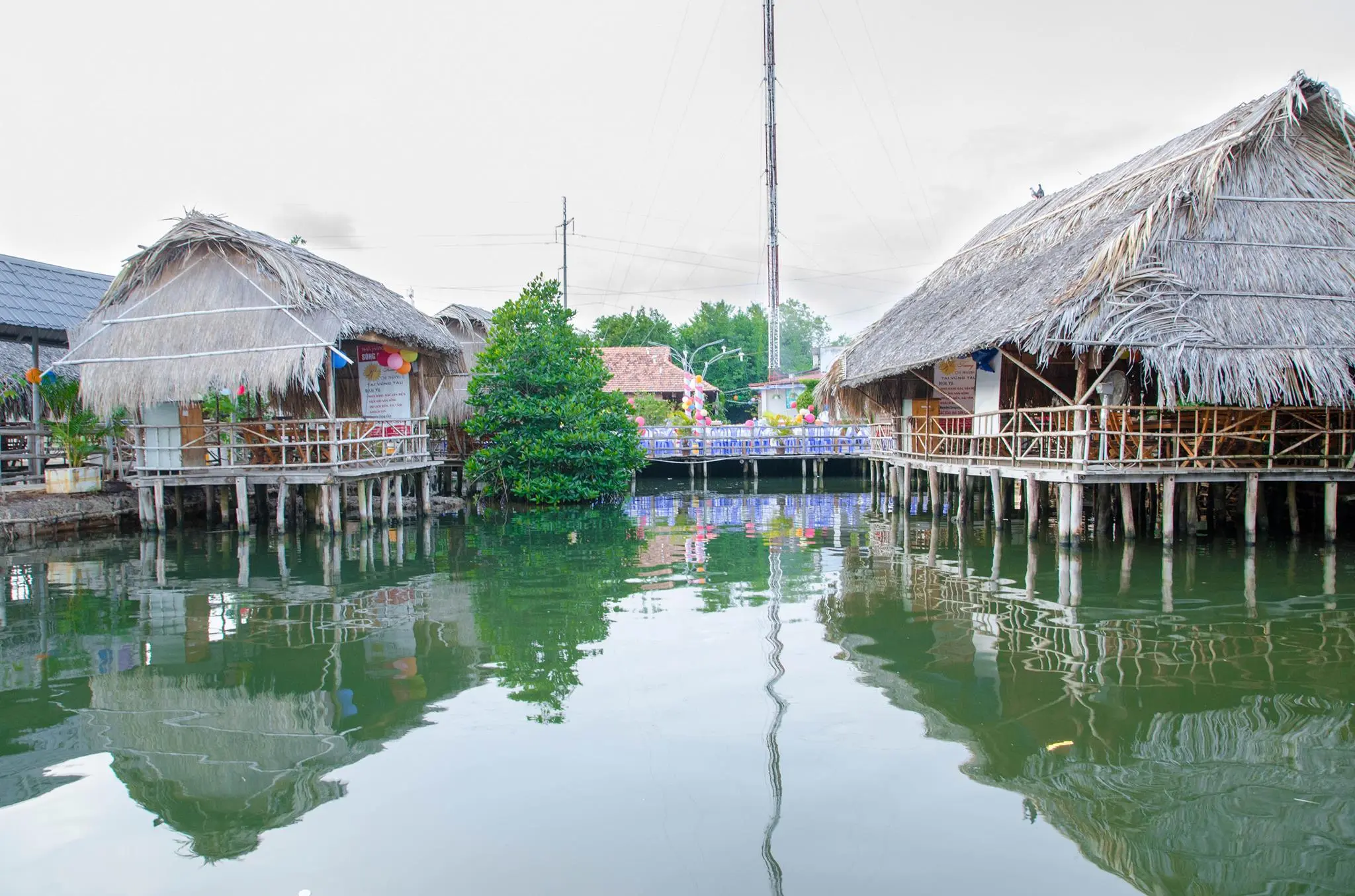 Lạc về miền qu&ecirc; s&ocirc;ng nước tại nh&agrave; h&agrave;ng S&ocirc;ng Rạch H&agrave;o 13