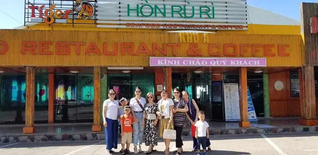 Nh&agrave; h&agrave;ng hải sản H&ograve;n R&ugrave; R&igrave; - Nh&agrave; h&agrave;ng c&oacute; view ngắm ho&agrave;ng h&ocirc;n độc đ&aacute;o tại Vũng T&agrave;u 2
