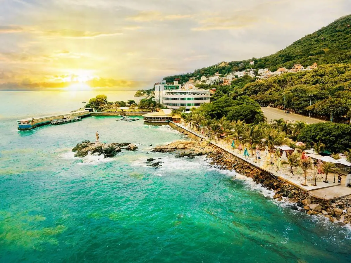 Nh&agrave; h&agrave;ng hải sản H&ograve;n R&ugrave; R&igrave; - Nh&agrave; h&agrave;ng c&oacute; view ngắm ho&agrave;ng h&ocirc;n độc đ&aacute;o tại Vũng T&agrave;u 4