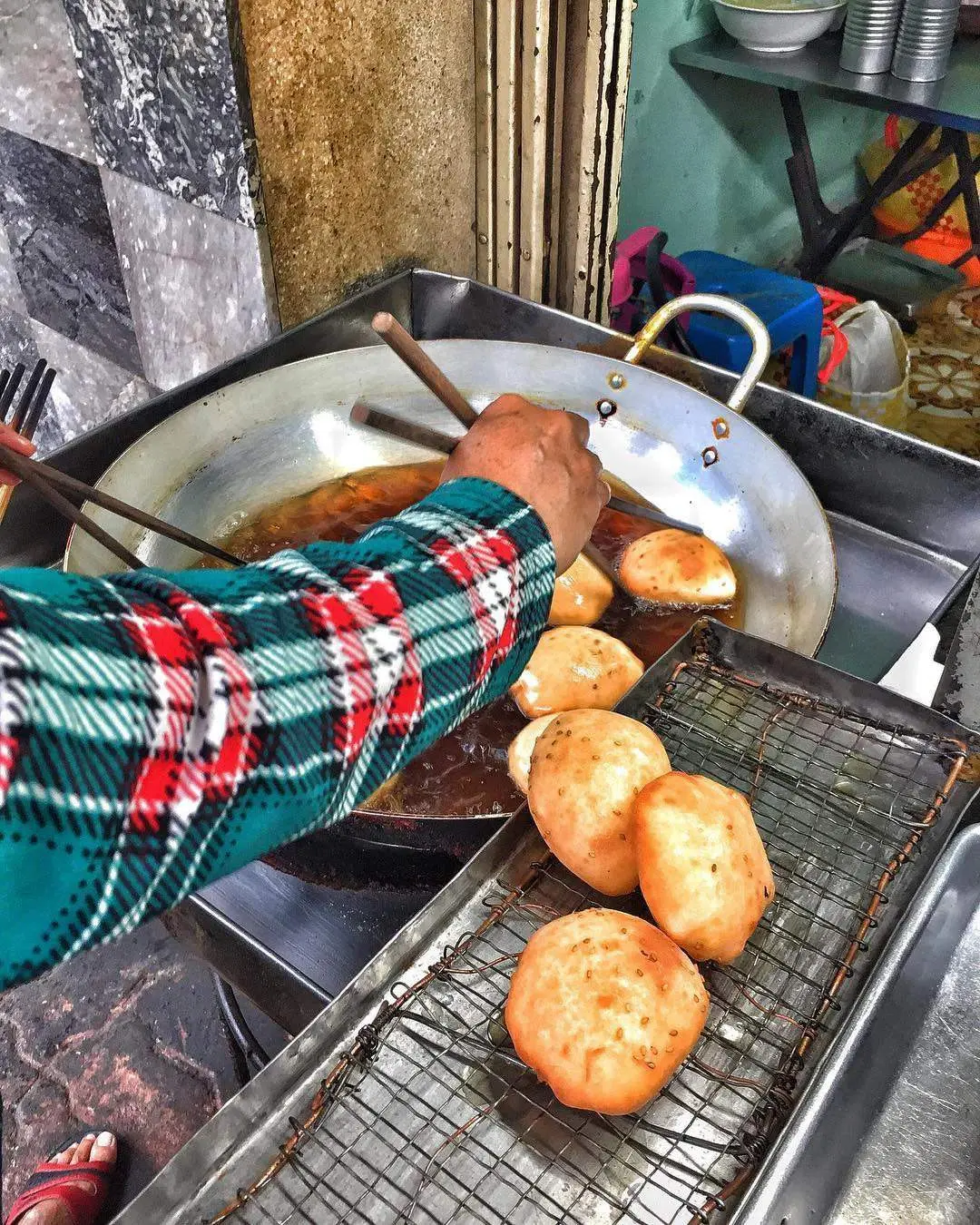Qu&aacute;n b&aacute;nh ti&ecirc;u Vũng T&agrave;u - Ăn miếng b&aacute;nh th&ocirc;i m&agrave; c&ograve;n t&ugrave;y theo duy&ecirc;n số, lạ &agrave; nhen! 8