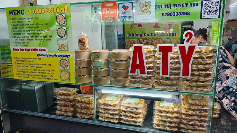 Thưởng thức b&aacute;nh b&ocirc;ng lan trứng muối Vũng T&agrave;u với vị mềm xốp, thơm ngon m&ugrave;i sữa 10
