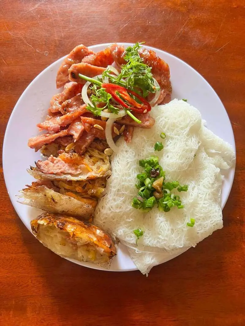 Thưởng thức bánh hỏi An Nhứt, đặc sản nức tiếng Vũng Tàu 5