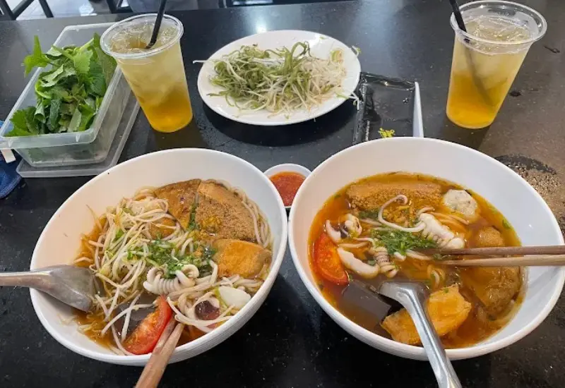 Top 7 qu&aacute;n b&uacute;n ri&ecirc;u Vũng T&agrave;u ngon m&ecirc; ly, vị đậm đ&agrave; 7