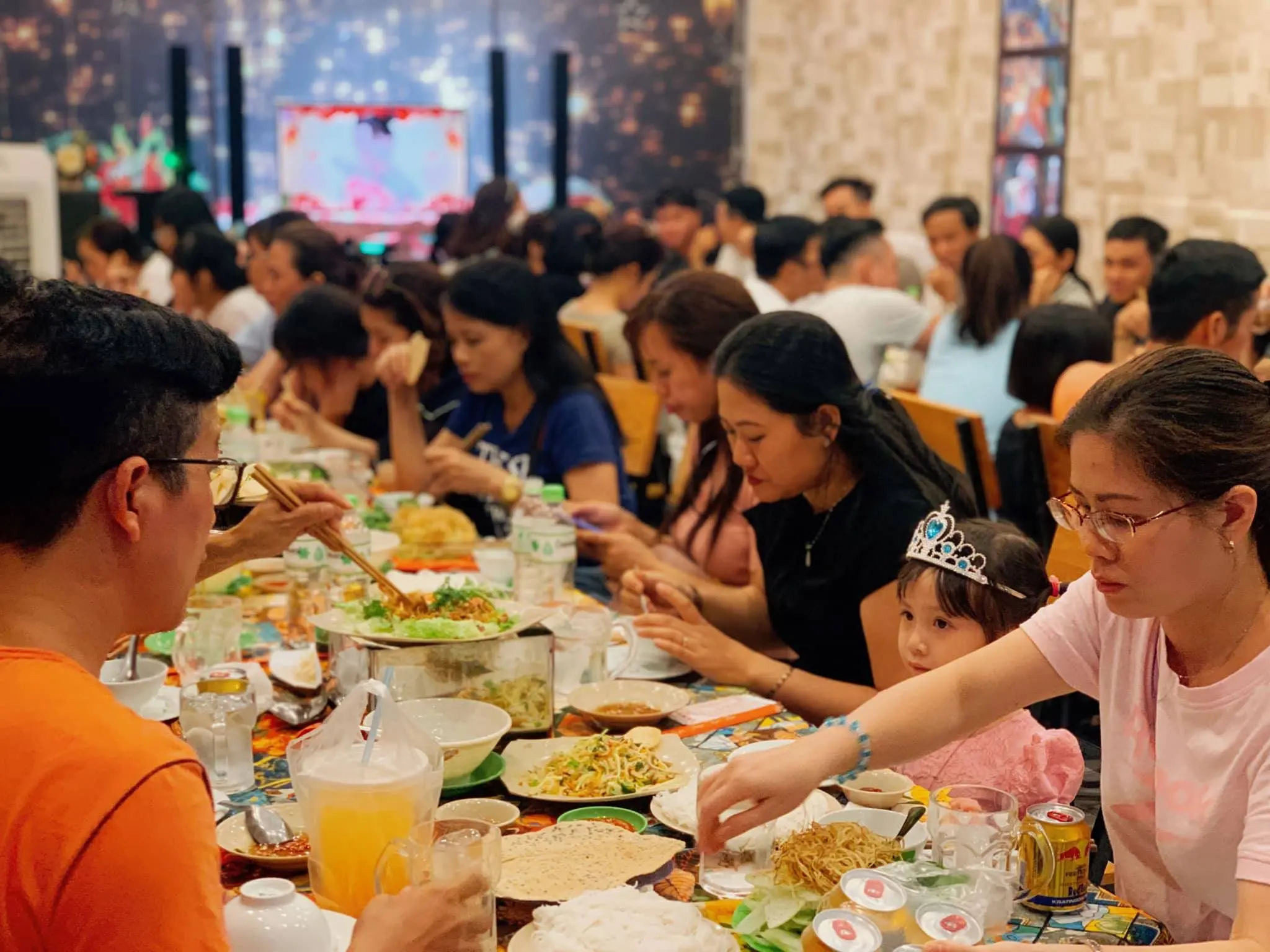 Lẩu cá đuối Hoàng Minh - Trương Công Định: Đặc sản bình dân nức tiếng Vũng Tàu