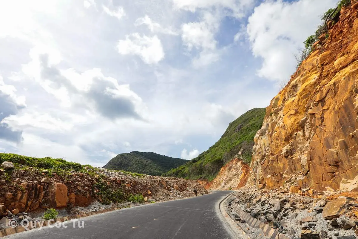C&ocirc;n Đảo v&agrave; những cung đường b&igrave;nh y&ecirc;n đẹp đến lạ thường chạy thẳng v&agrave;o tim Quỷ Cốc Tử 6