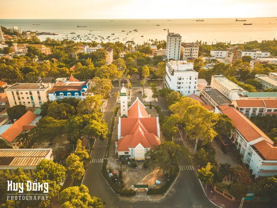 Về thăm Gi&aacute;o xứ Vũng T&agrave;u, c&ocirc;ng tr&igrave;nh kiến tr&uacute;c đẹp mắt gần bờ biển 5