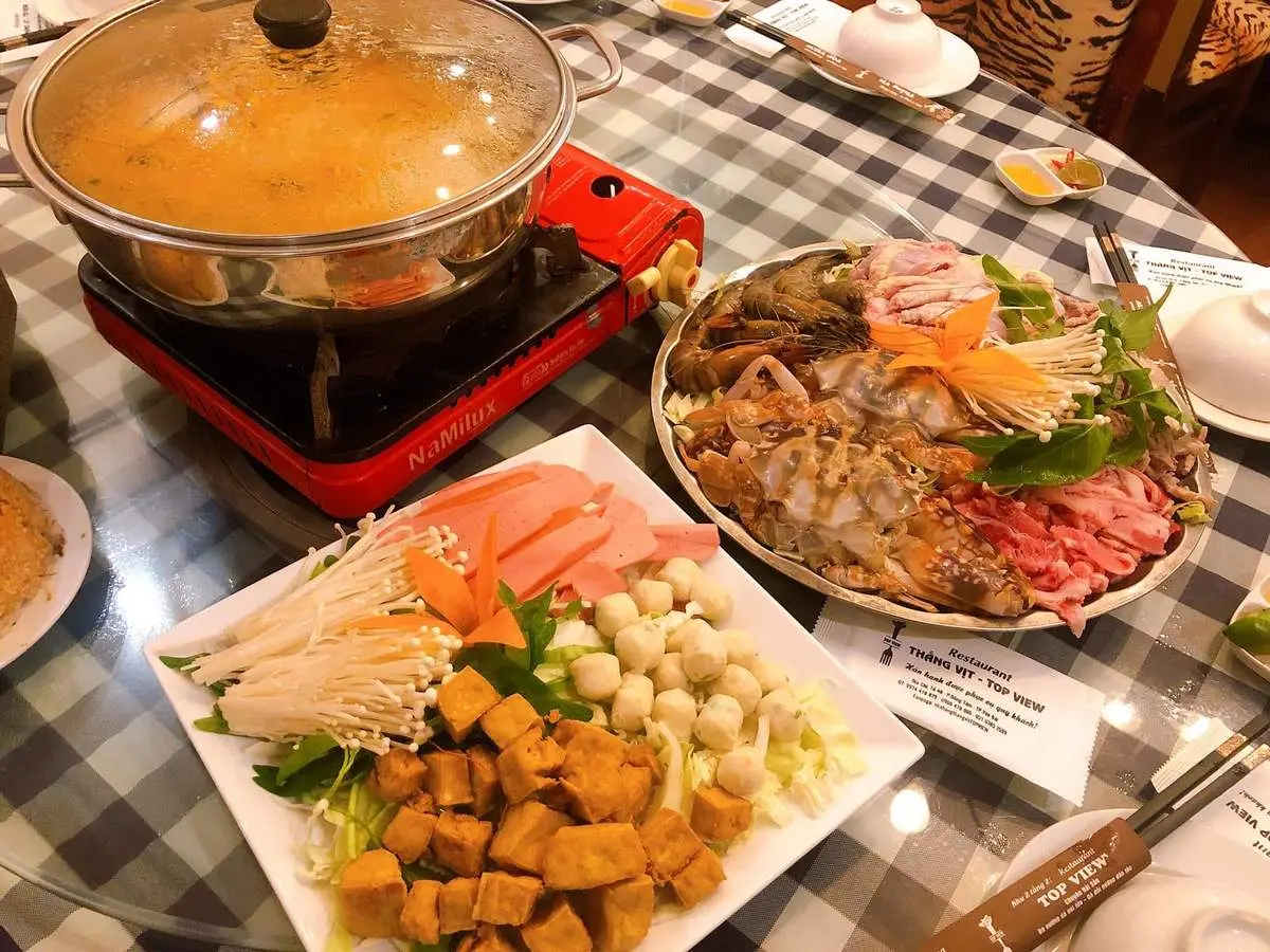 Điểm dừng ch&acirc;n l&yacute; tưởng cho gi&acirc;y ph&uacute;t ẩm thực tại Nh&agrave; h&agrave;ng Thắng Vịt 6