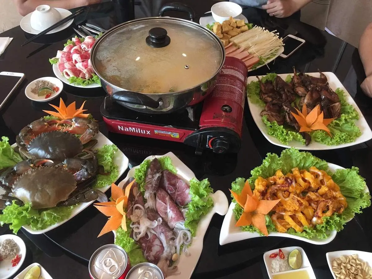 Điểm dừng ch&acirc;n l&yacute; tưởng cho gi&acirc;y ph&uacute;t ẩm thực tại Nh&agrave; h&agrave;ng Thắng Vịt 15