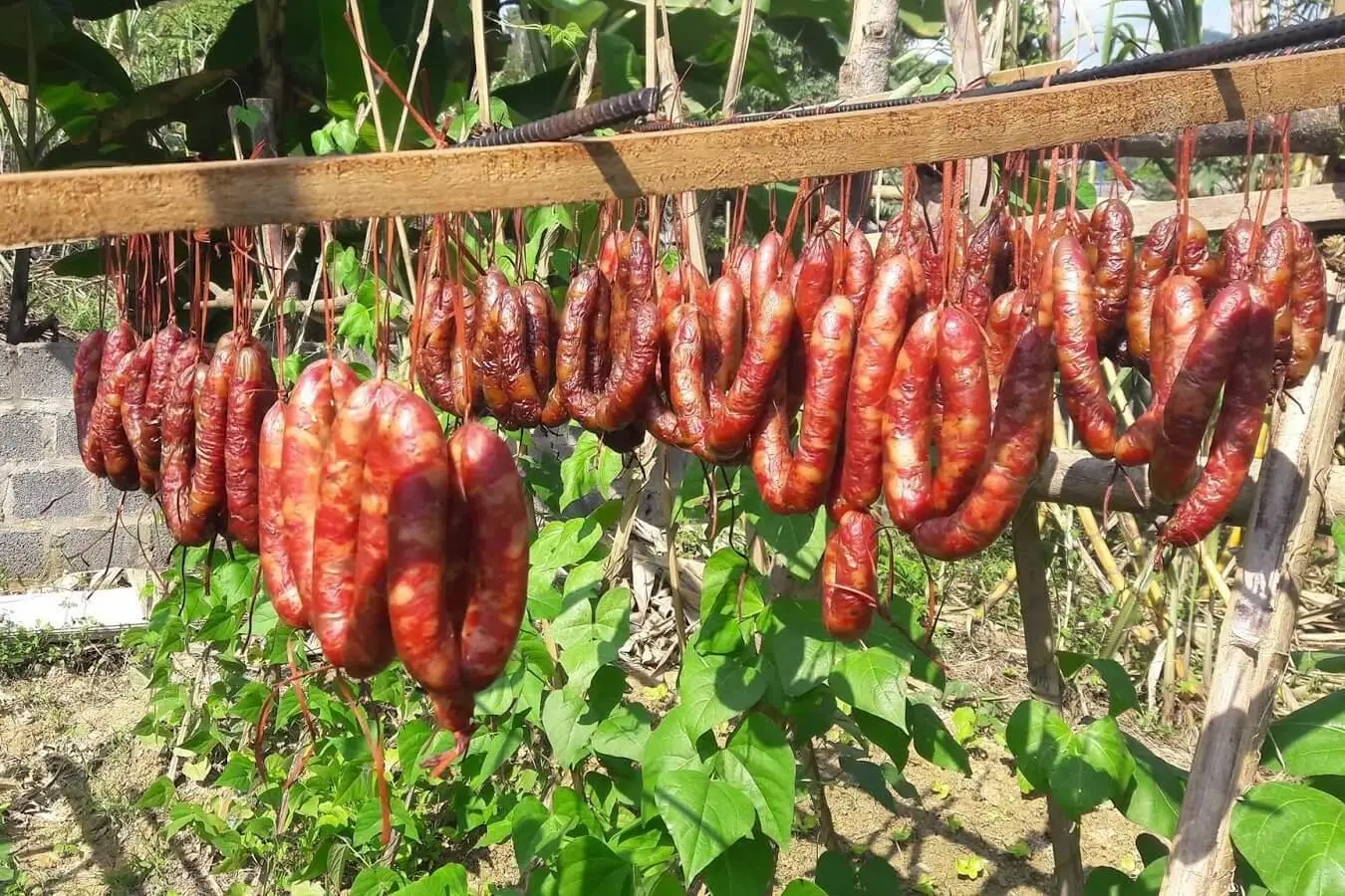 Lạp xưởng Y&ecirc;n B&aacute;i - Một trong TOP6 m&oacute;n ăn ngon nhất v&ugrave;ng cao 2