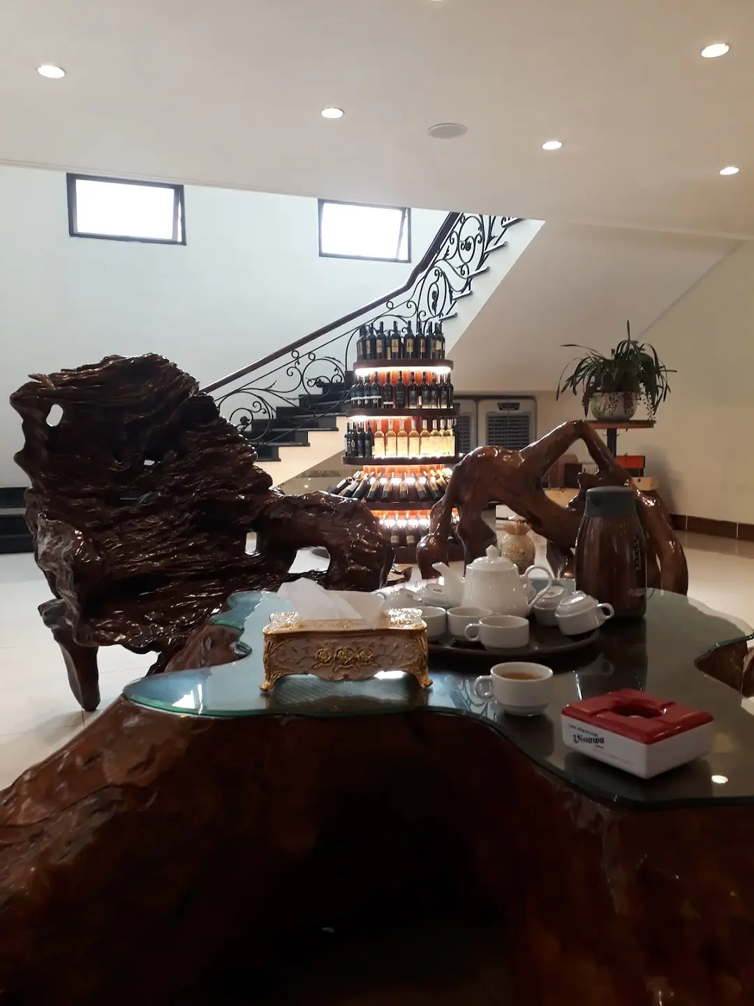 Nh&agrave; h&agrave;ng T&ugrave;ng Dương - Ngỡ ng&agrave;ng trước kh&ocirc;ng gian sang trọng tại nh&agrave; h&agrave;ng 18