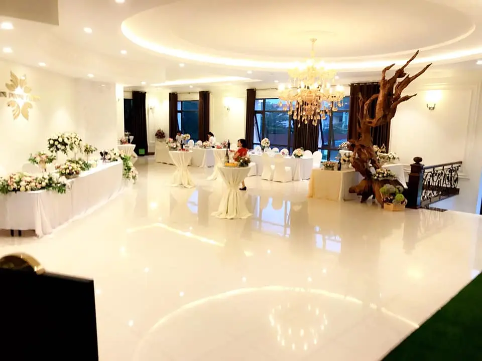 Nh&agrave; h&agrave;ng T&ugrave;ng Dương - Ngỡ ng&agrave;ng trước kh&ocirc;ng gian sang trọng tại nh&agrave; h&agrave;ng 4