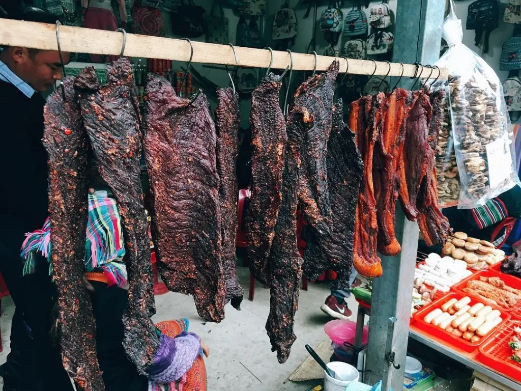 Thịt tr&acirc;u g&aacute;c bếp Y&ecirc;n B&aacute;i thơm ngon kh&oacute; cưỡng 3