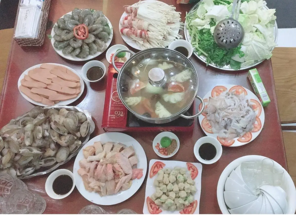 Vừa ăn vừa ngắm view s&ocirc;ng, sao lại kh&ocirc;ng với Nh&agrave; h&agrave;ng Thuyền Ch&agrave;i 16