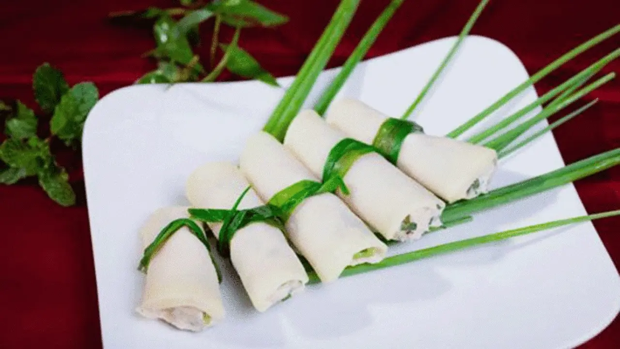 Độc đáo hương vị đắng ngọt của Măng vầu cuốn thịt Yên Bái