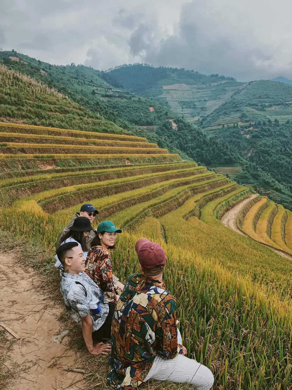 Chi&ecirc;m ngưỡng M&ugrave; Cang Chải cuối m&ugrave;a l&uacute;a ch&iacute;n đẹp say đắm l&ograve;ng người 4