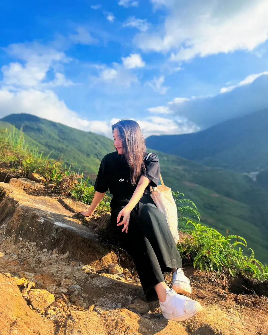 Chi&ecirc;m ngưỡng T&agrave; X&ugrave;a ng&agrave;y kh&ocirc;ng m&acirc;y vẫn đẹp tuyệt sắc 2