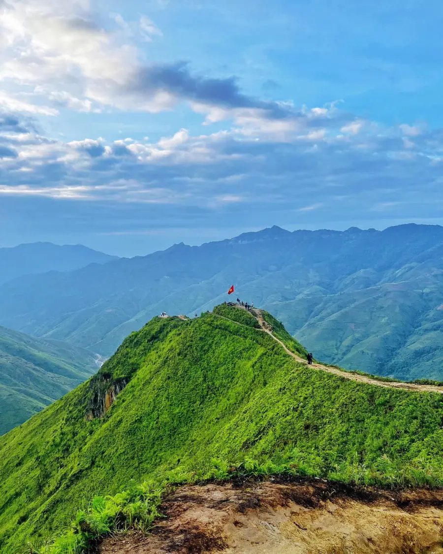 Chi&ecirc;m ngưỡng T&agrave; X&ugrave;a ng&agrave;y kh&ocirc;ng m&acirc;y vẫn đẹp tuyệt sắc 6