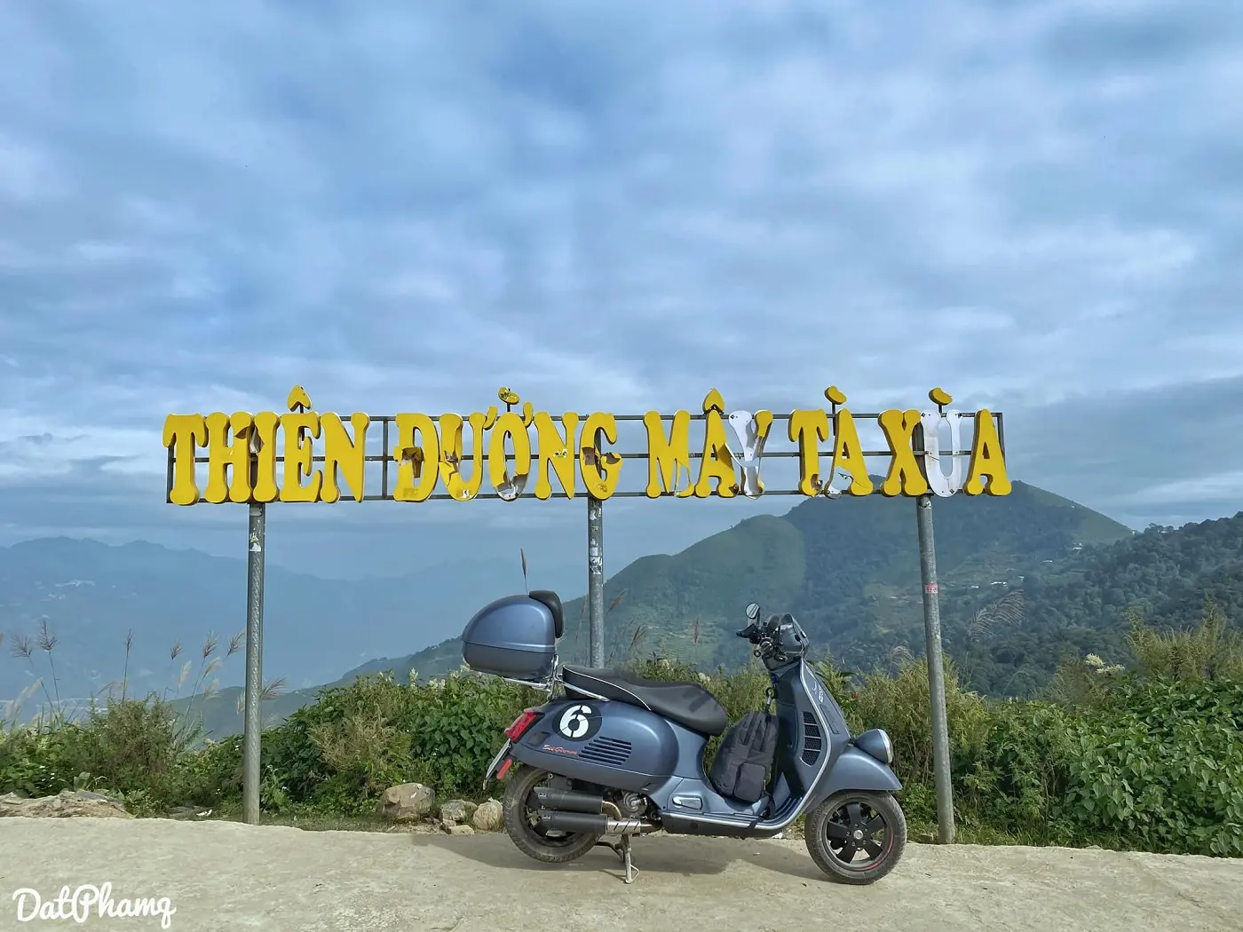 Review chinh phục sống lưng khủng long T&agrave; X&ugrave;a c&ugrave;ng chiếc Vespa GTV 11