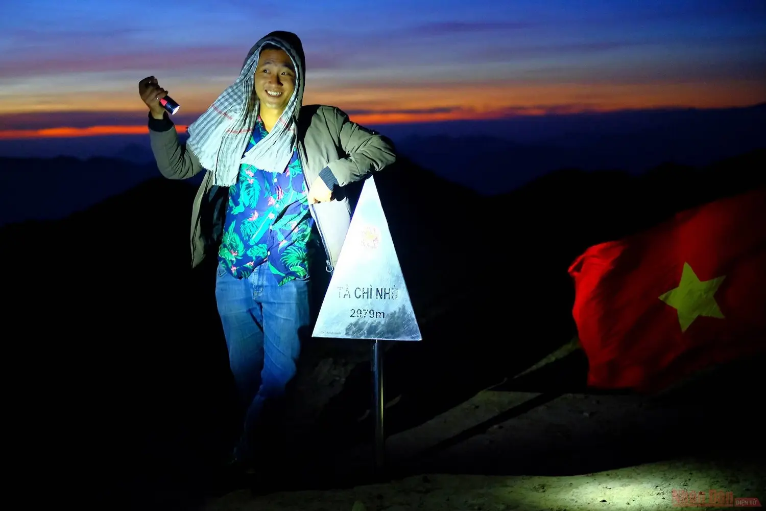 Chẳng c&ograve;n lo trekking kh&oacute; khăn nhờ Hướng dẫn leo T&agrave; Ch&igrave; Nh&ugrave; chi tiết 6