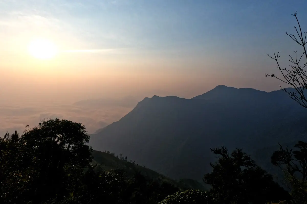 Lịch tr&igrave;nh trekking T&agrave; X&ugrave;a 3N2Đ - 72 giờ leo n&uacute;i săn m&acirc;y 10